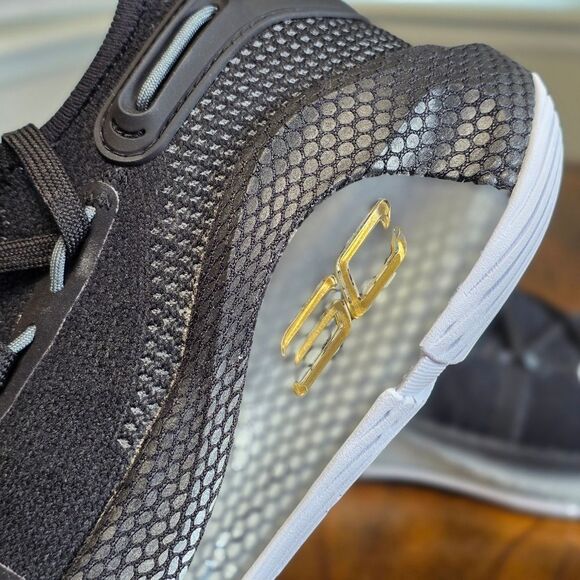 Under Armour UA Stephen Curry 6 Team Black Gold Metallic HOVR Size 10 Warriors - Picture 10 of 16